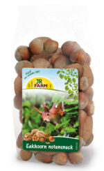 JR farm garden eekhoorn noten snack